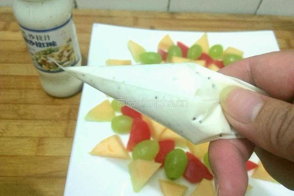 缤纷果蔬沙拉的做法图解4