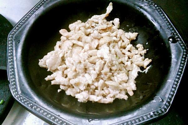 绿豆芽炒肉丝的做法图解7