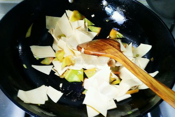 彩椒豆腐皮的做法图解5
