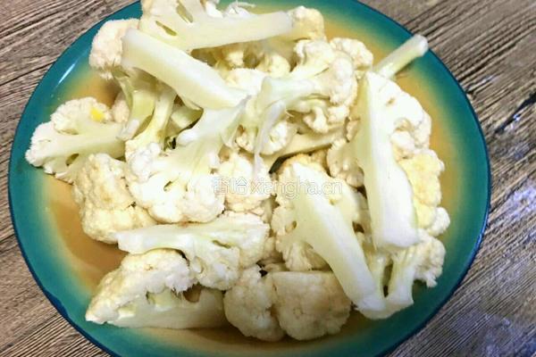 圣女果炒花菜的做法图解2