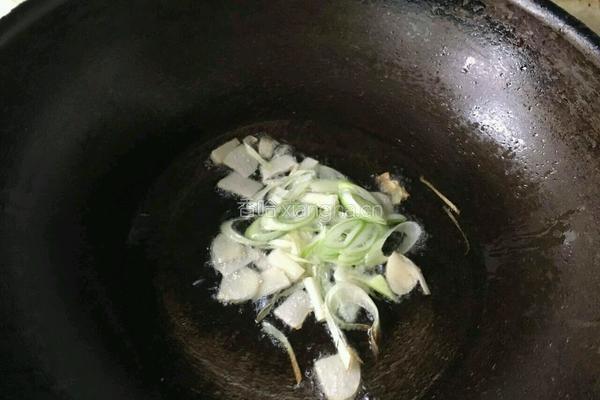 圣女果炒花菜的做法图解6