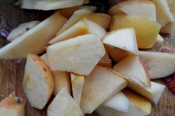 小麦草苹果汁的做法图解2