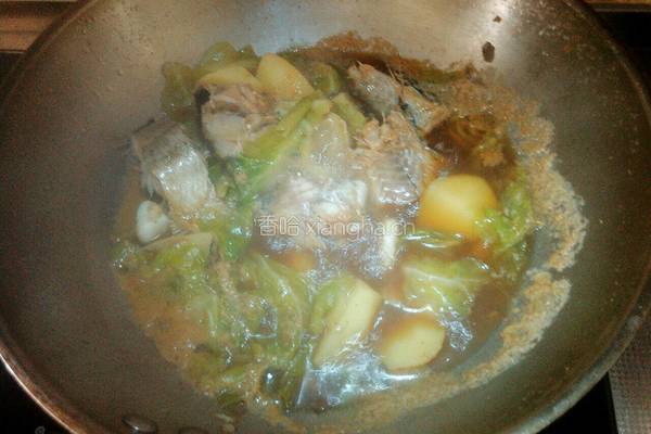 明太鱼炖土豆卷心菜的做法图解5
