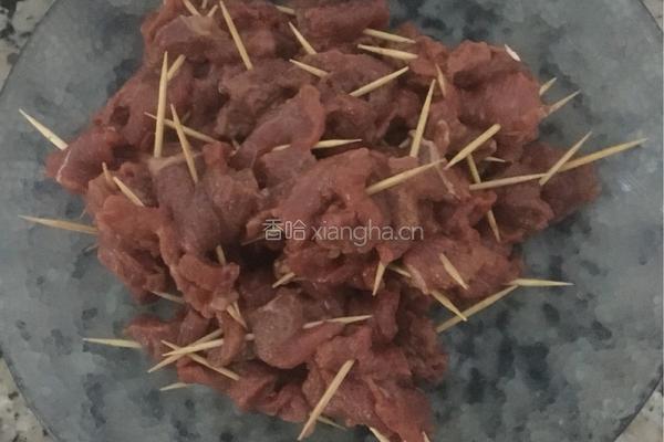 孜然牙签牛肉的做法图解4