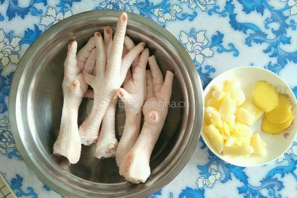 酱香凤爪的做法图解1
