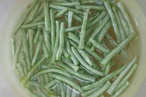 豆角炒牛肉的做法图解5