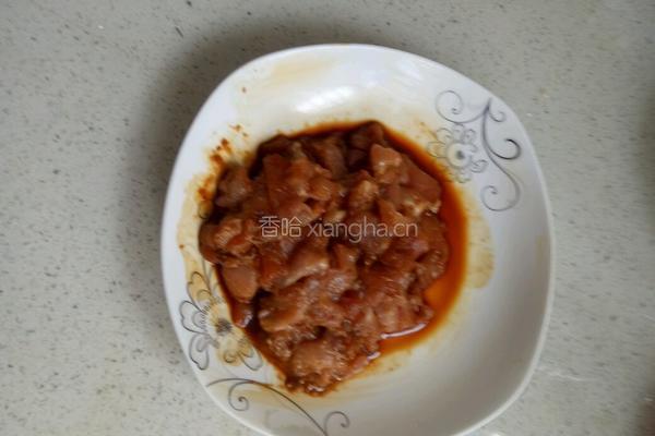 彩椒木耳炒肉片的做法图解4
