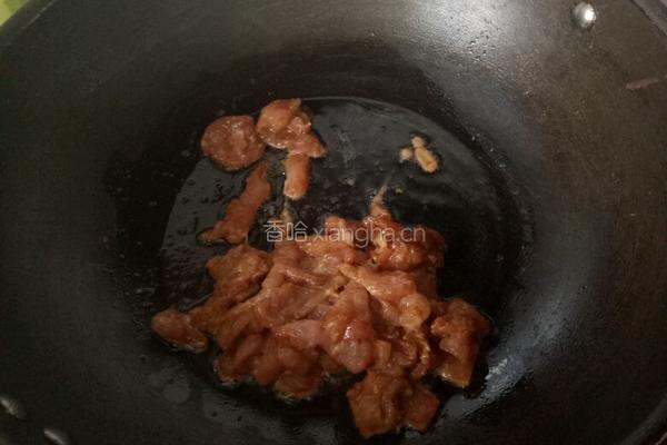 彩椒木耳炒肉片的做法图解5