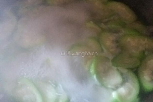 丝瓜肉片汤和酱油辣蒜碟的做法图解12