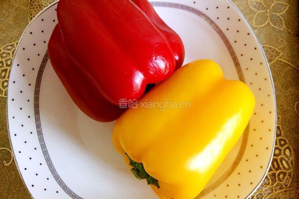 彩椒过油豇豆的做法图解1