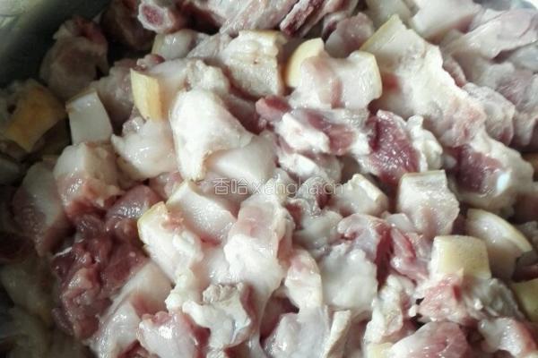 菠萝红烧肉的做法图解2