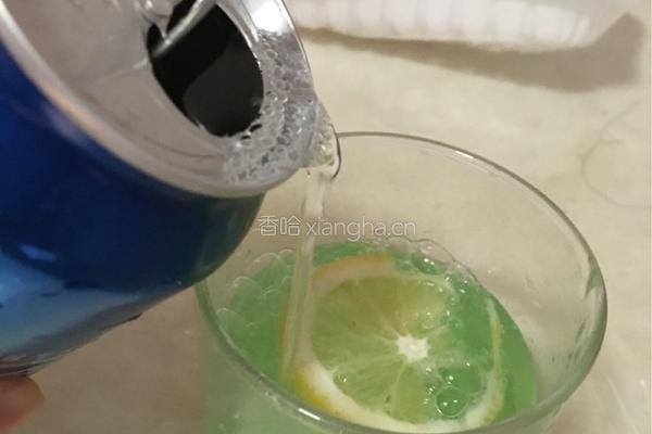 柠檬味气泡酒的做法图解6