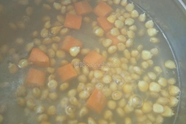 彩椒玉米炒饭的做法图解2