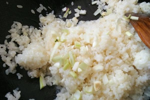 彩椒玉米炒饭的做法图解6