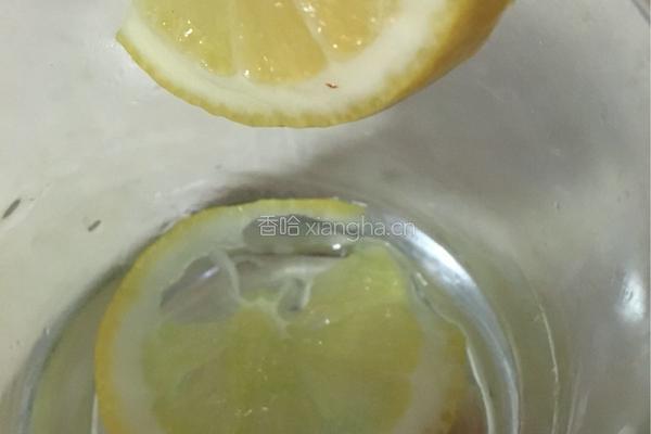 与吸血鬼的邂逅（树莓味气泡酒）的做法图解2