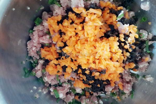 开口烧麦～胡萝卜木耳鲜肉馅的做法图解7