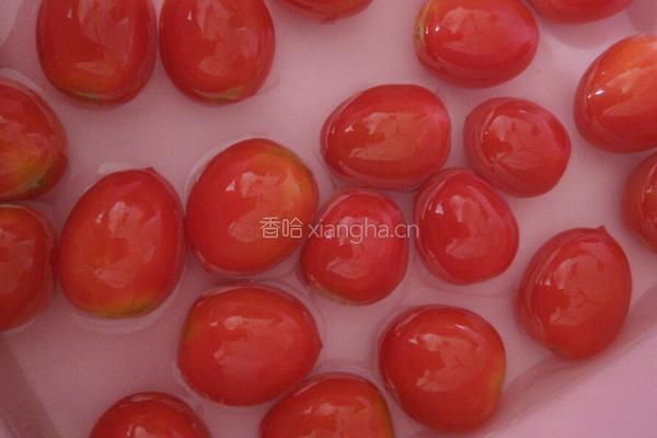 糖腌圣女果的做法图解1