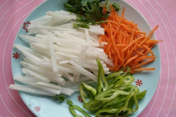 白萝卜丝版老虎菜的做法图解1