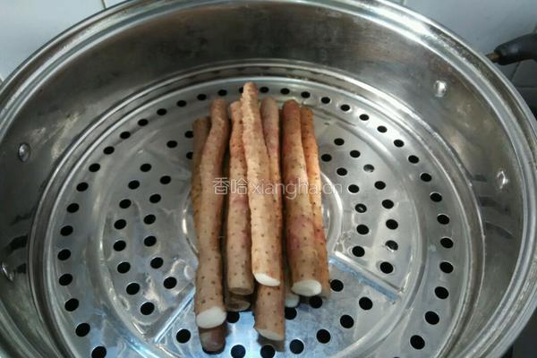 圣女果蜜汁山药的做法图解1