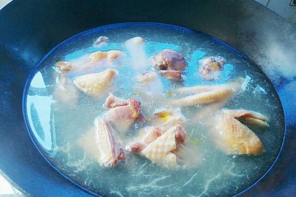 油豆腐烧鸡公的做法图解2