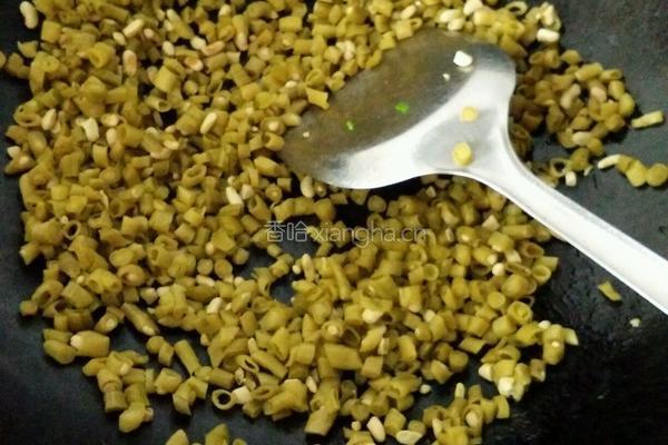 酸豆角炒肉沫的做法图解2