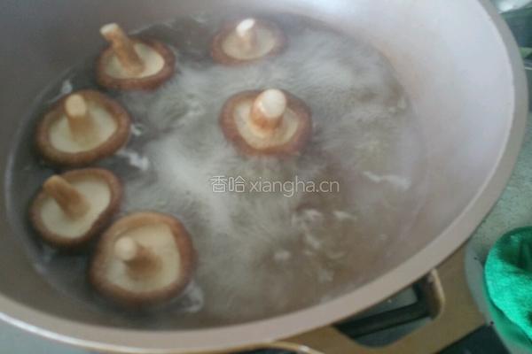 香菇西兰花的做法图解4