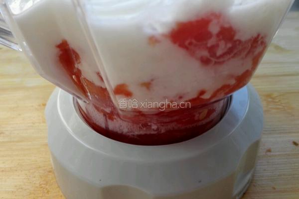 酸奶西瓜汁的做法图解3