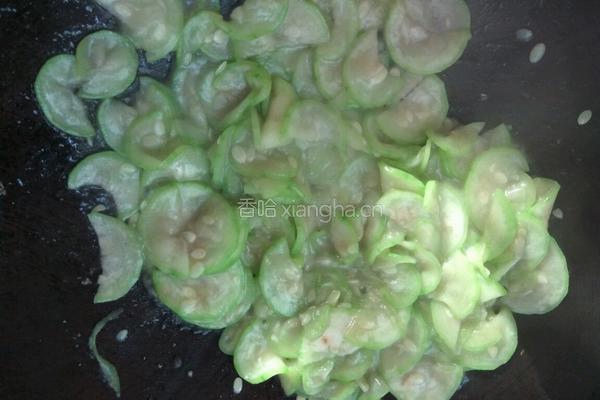花生丝瓜汤的做法图解4