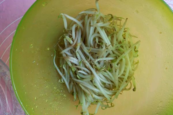 绿豆芽炒韭菜的做法图解5