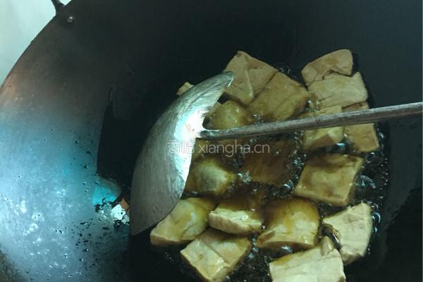 油炸青岩豆腐的做法图解2