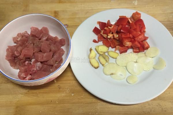 西兰花炒肉的做法图解3