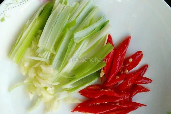 酸辣肉丝的做法图解1