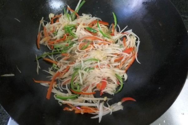 白萝卜炒粉丝的做法图解5