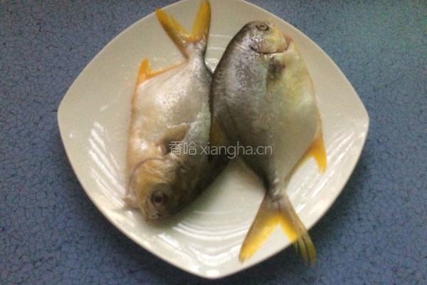 红烧金鲳鱼的做法图解2