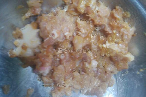 皮蛋瘦肉火腿鸡蛋粥的做法图解2