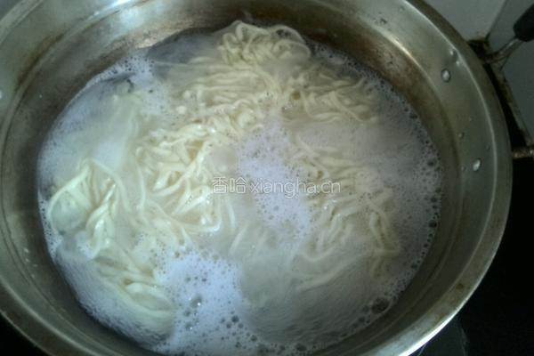 家常炸酱面的做法图解2