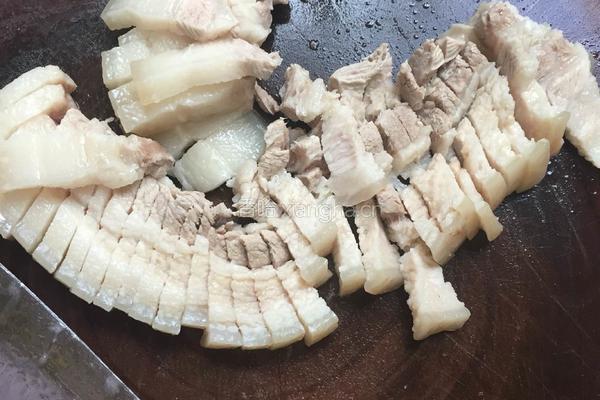 彩椒炒五花肉的做法图解4