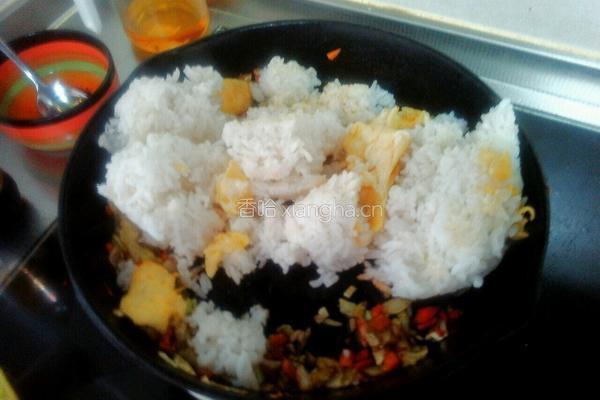 卷心菜炒饭的做法图解5