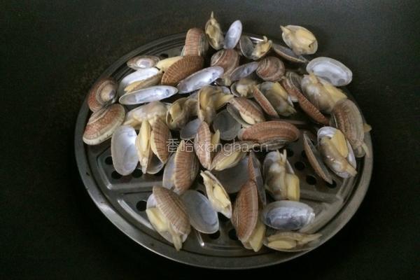 彩椒炒花甲的做法图解4
