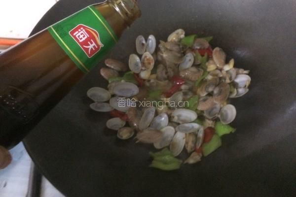 彩椒炒花甲的做法图解10