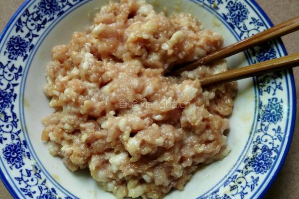 花样白萝卜酿虾球的做法图解5