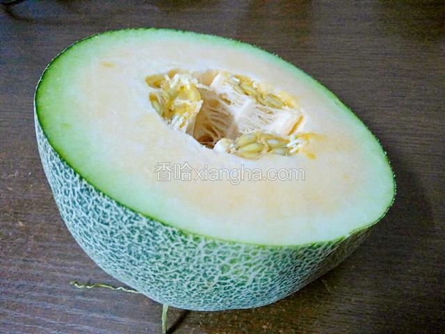 准备一个哈密瓜。