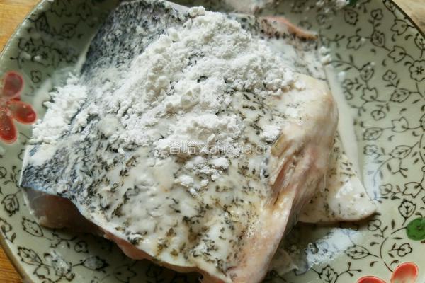 豆豉辣椒蒸鲢鱼的做法图解3