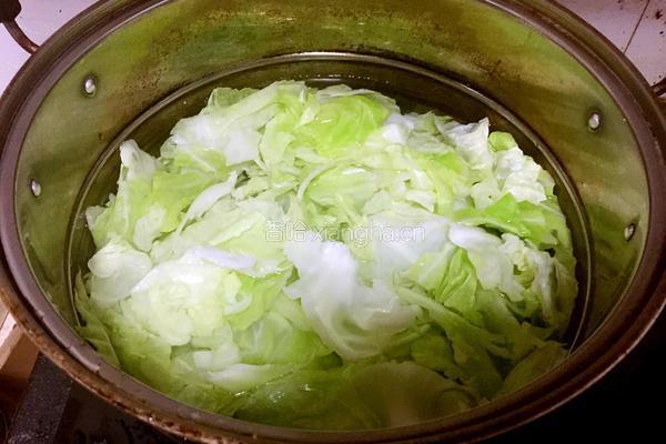 手撕卷心菜的做法图解3
