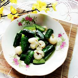 黄瓜炒荔枝的做法[图]