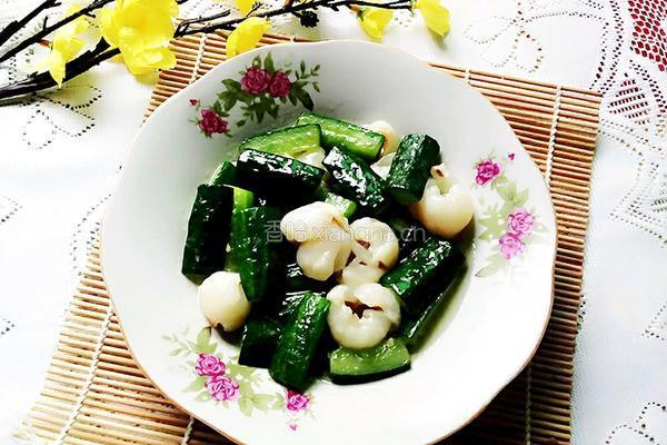 黄瓜炒荔枝的做法图解4