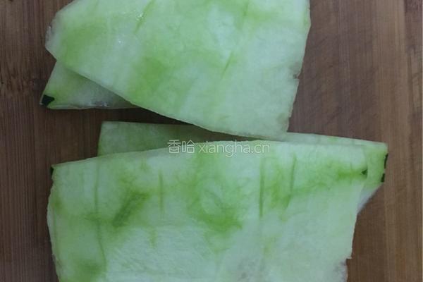 凉拌西瓜皮的做法图解2