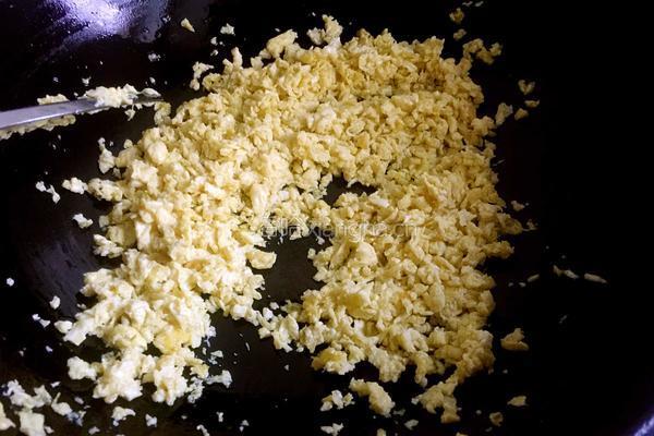 韭菜鸡蛋饺子的做法图解3