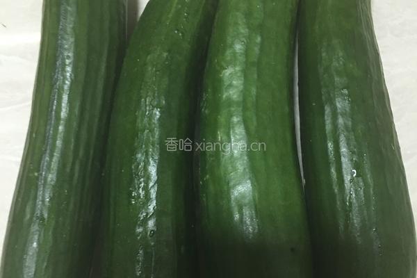 涼拌黄瓜的做法图解1
