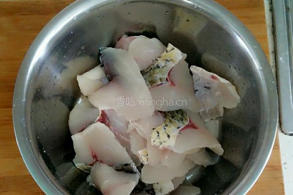回锅鱼的做法图解1